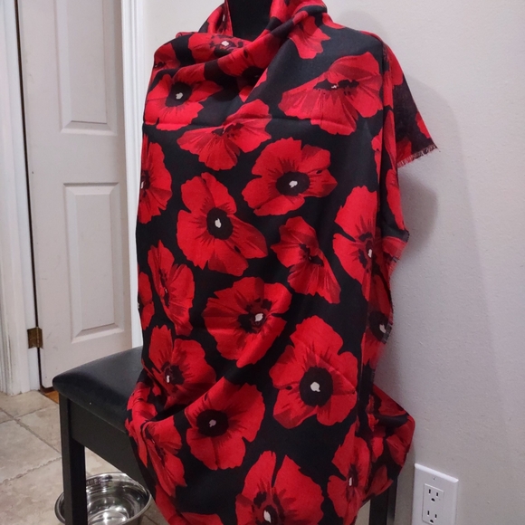 Poppy Scarf - Picture 2 of 5
